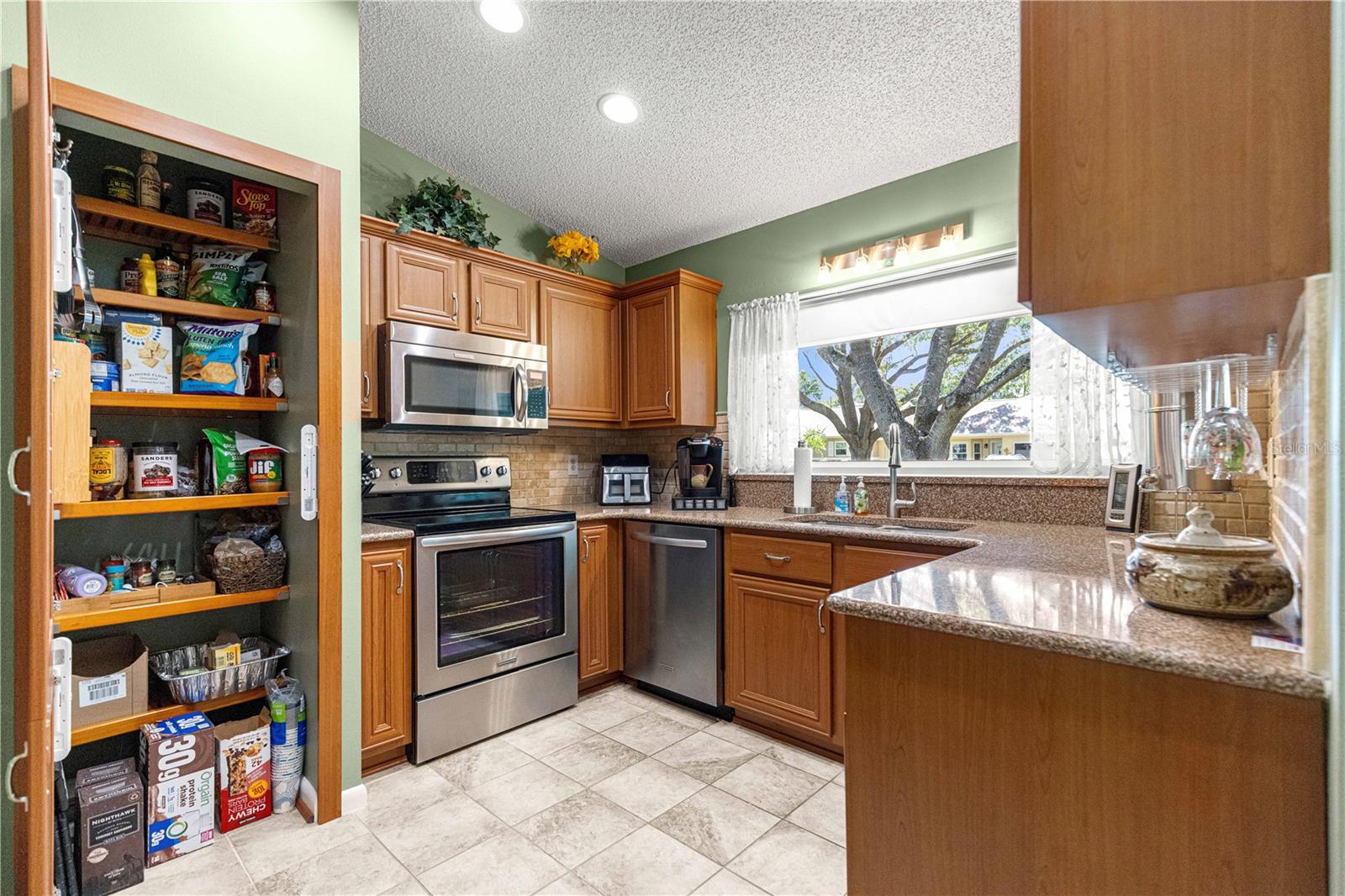 9380 Sw 84th Ter #c Property Photo 8