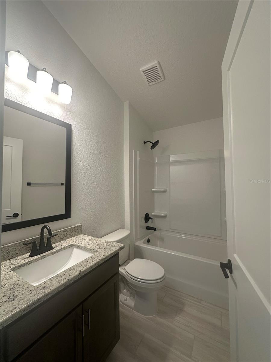 12539 Ne 48th Ter Property Photo 8