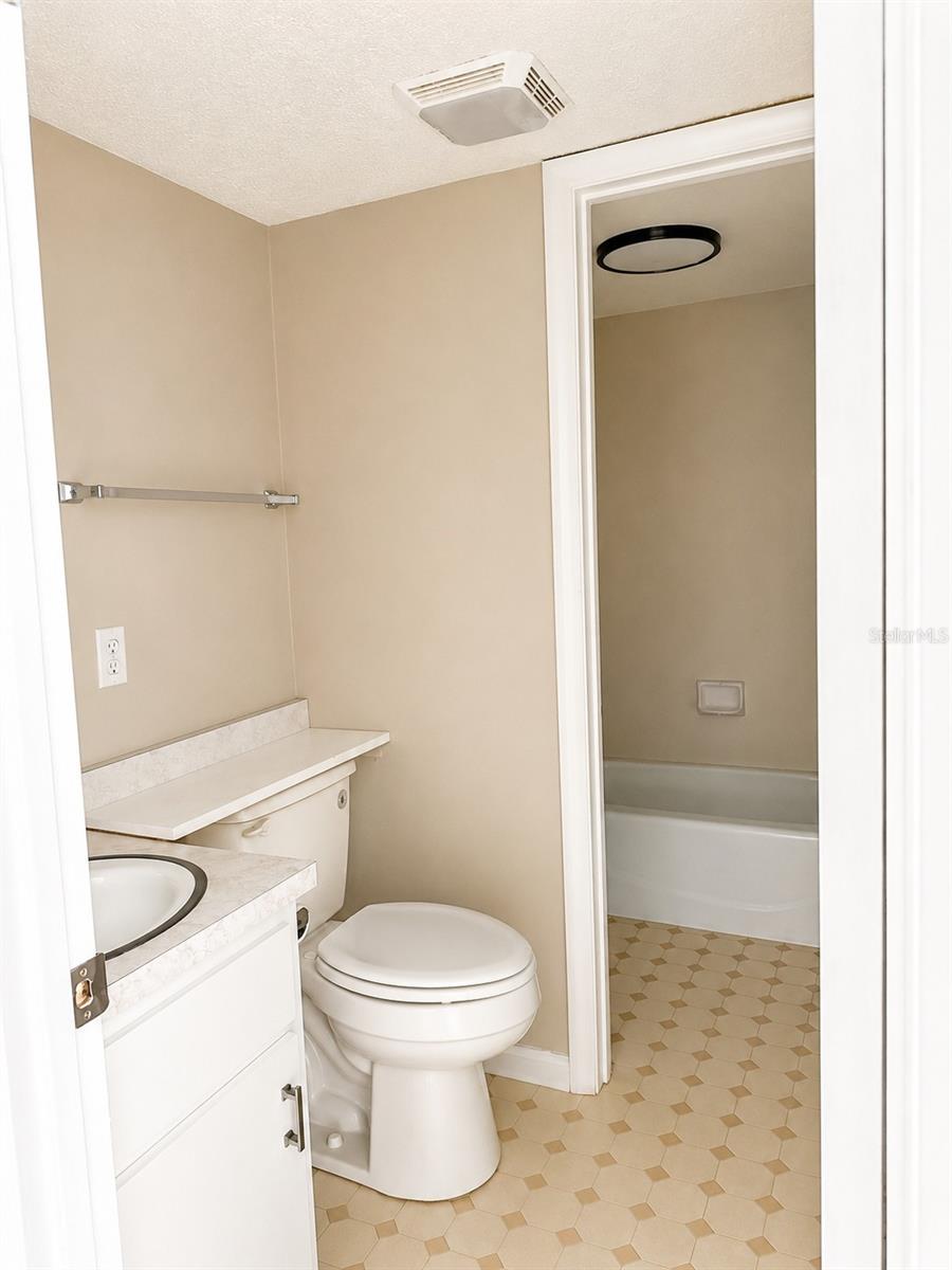 737 Midway Dr #a Property Photo 10