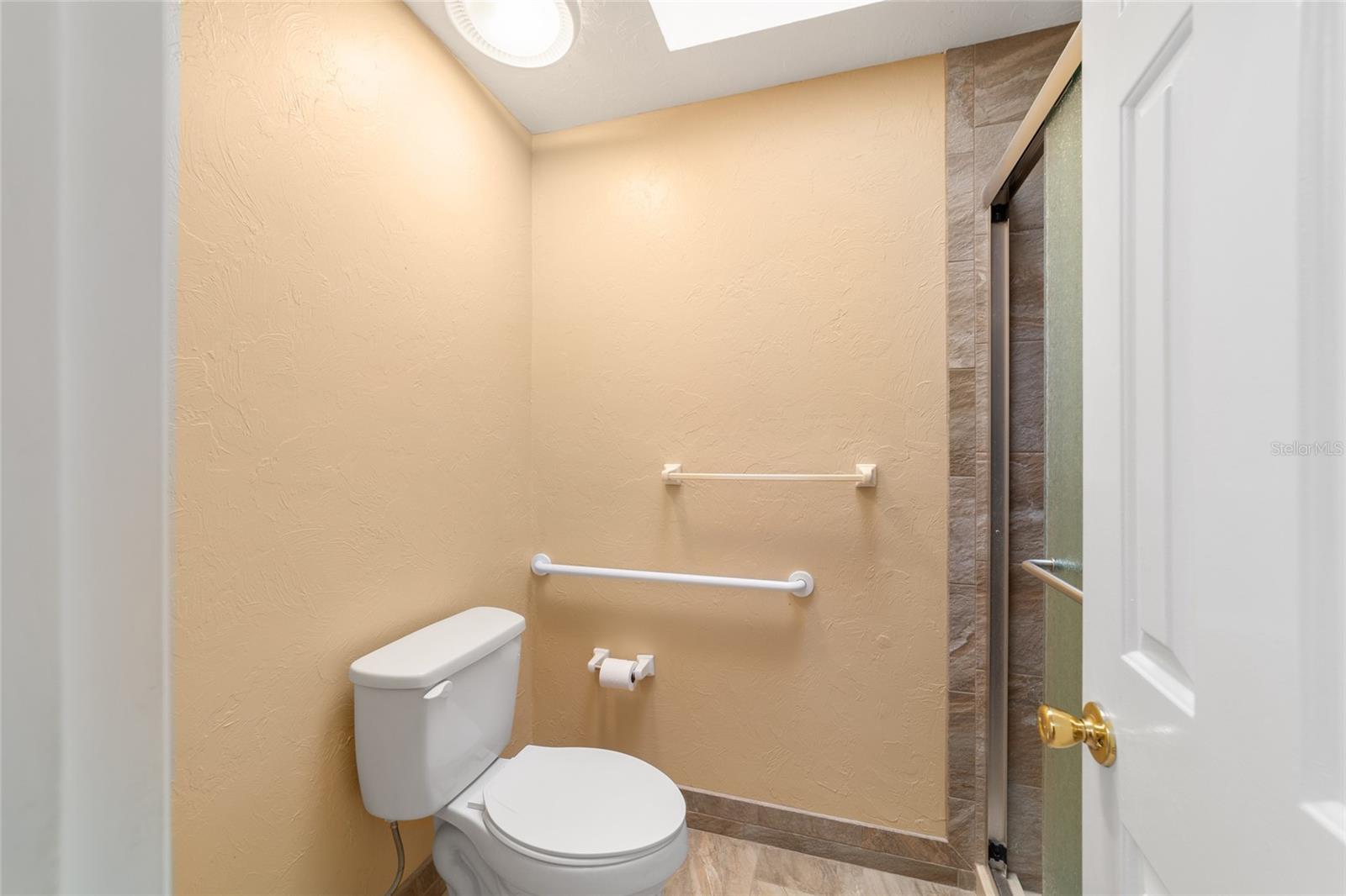 1927 Se 37th Court Cir Property Photo 43
