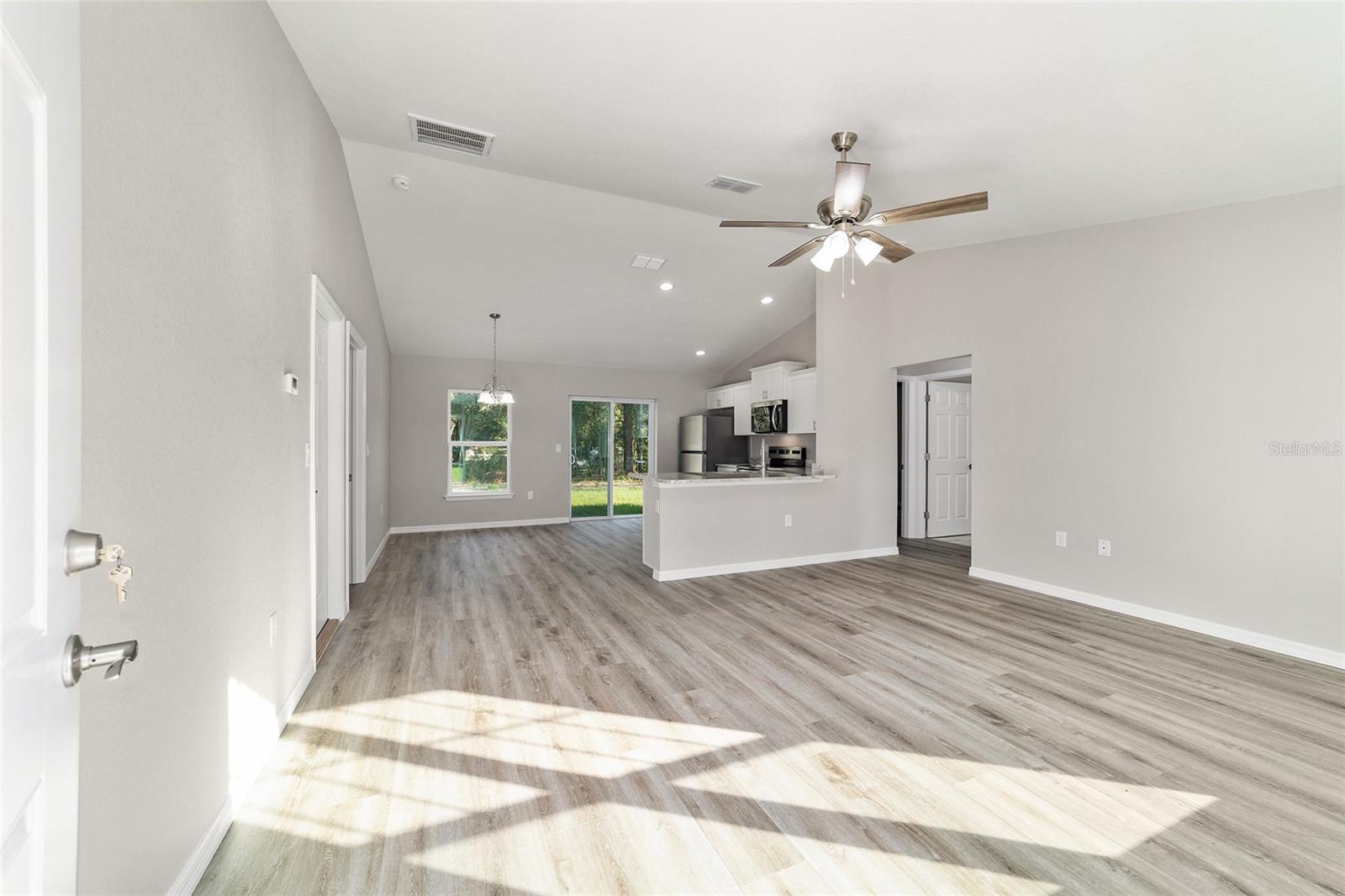 32 Olive Circle Loop Property Photo 4