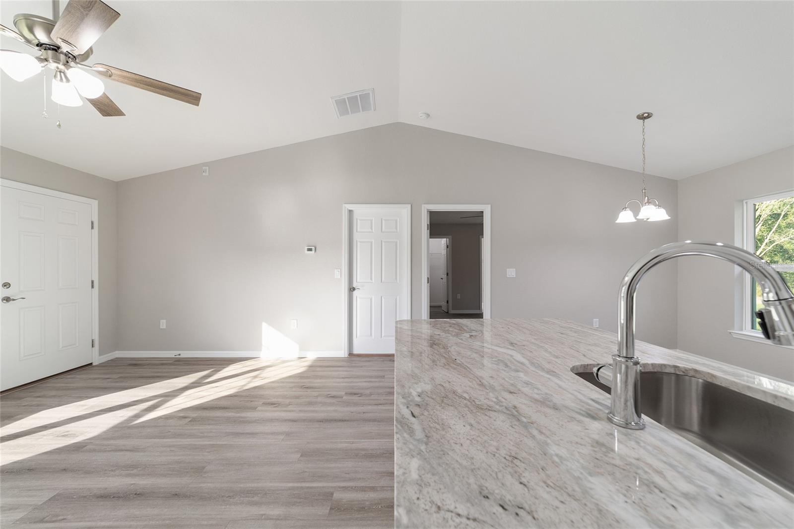 32 Olive Circle Loop Property Photo 9