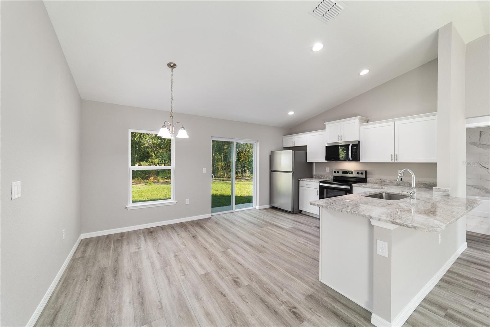32 Olive Circle Loop Property Photo 13