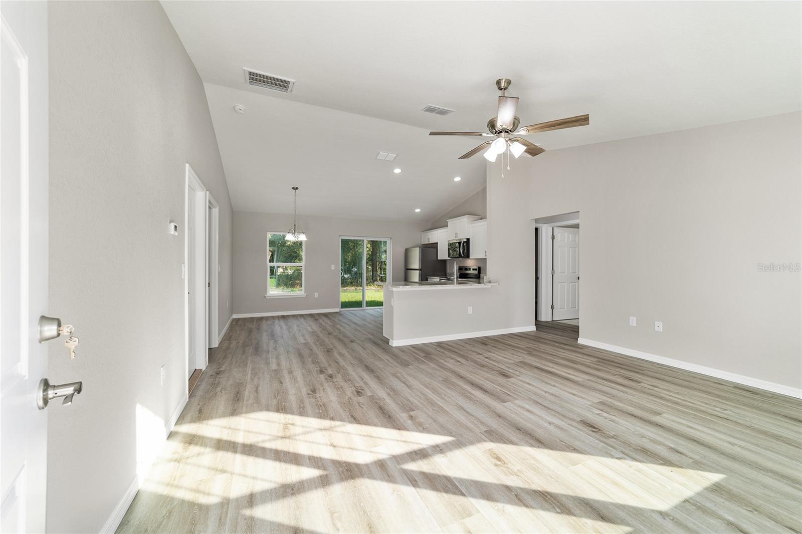 32 Olive Circle Loop Property Photo 15