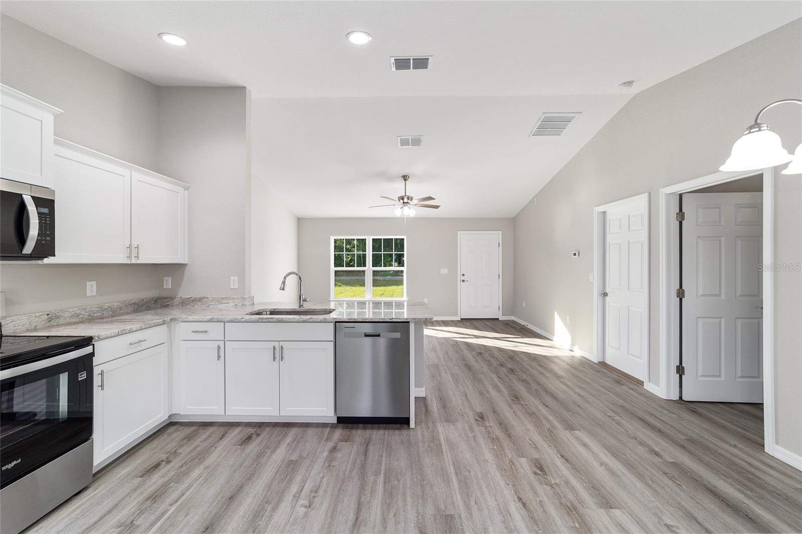 32 Olive Circle Loop Property Photo 19