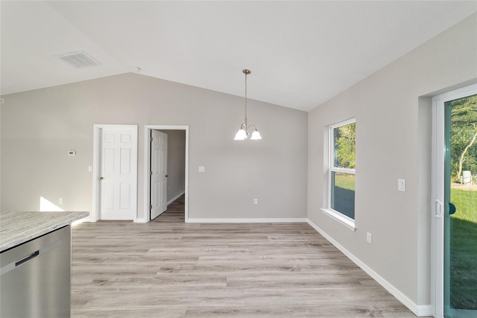 32 Olive Circle Loop Property Photo 22