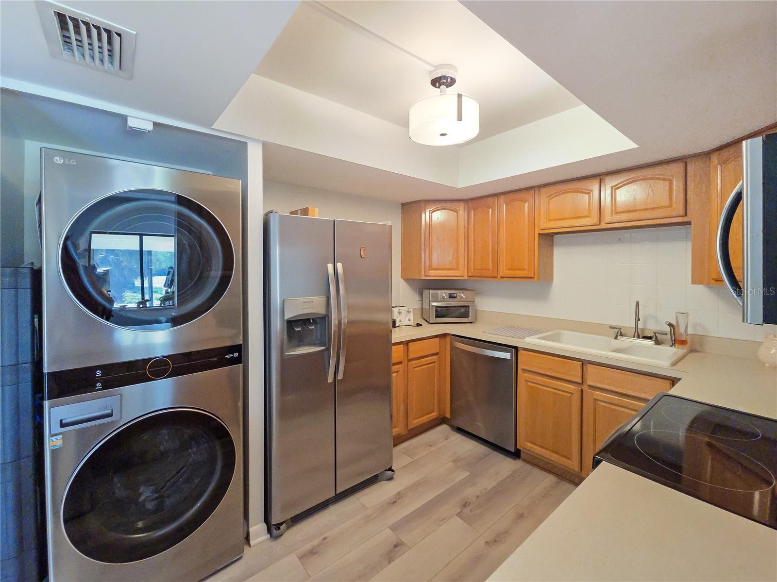 646 Midway Dr #a Property Photo 11