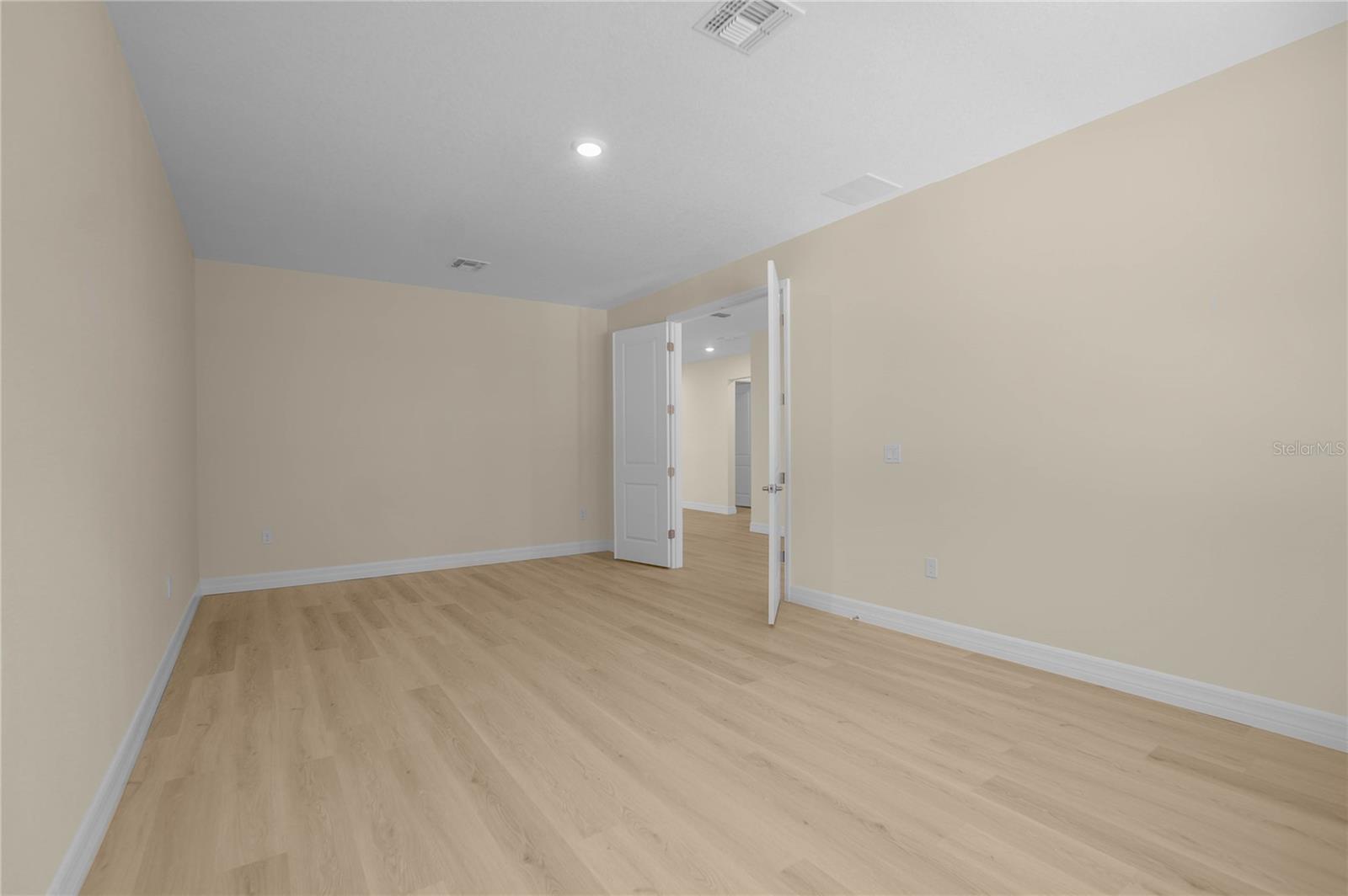 9695 E Baymeadows Dr Property Photo 9