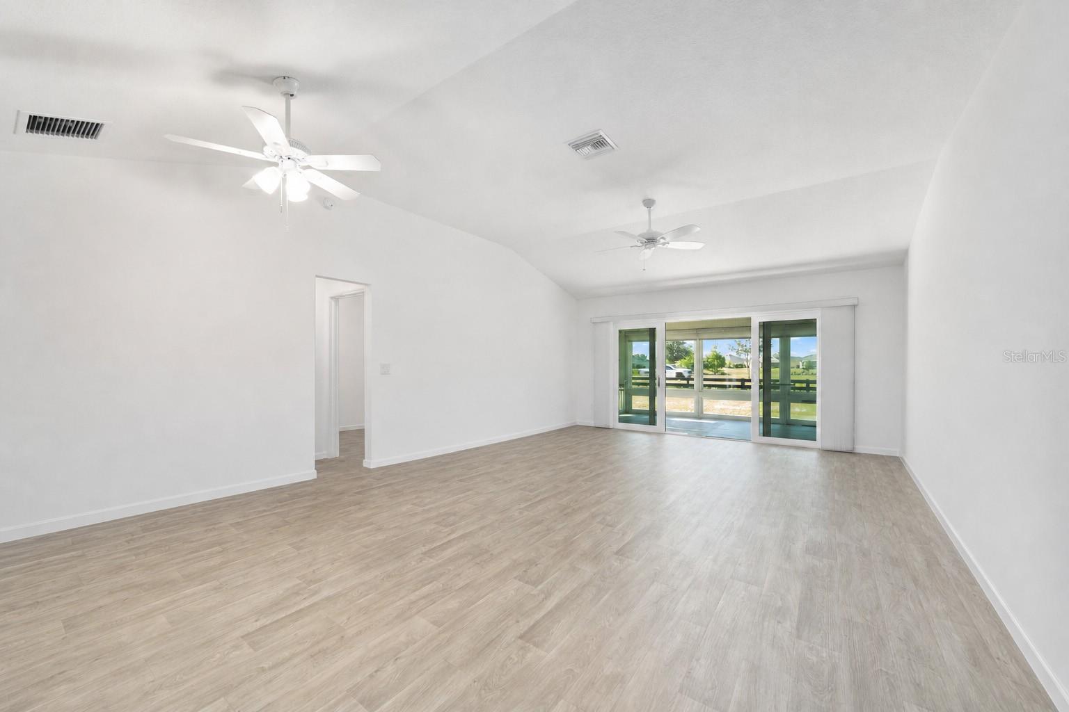 1106 Ebling Loop Property Photo 4