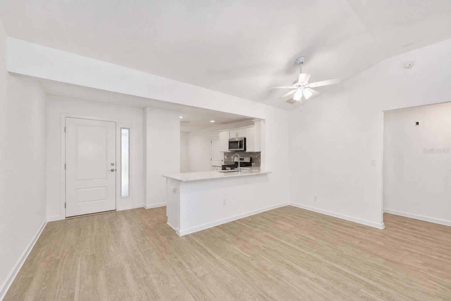 1106 Ebling Loop Property Photo 5