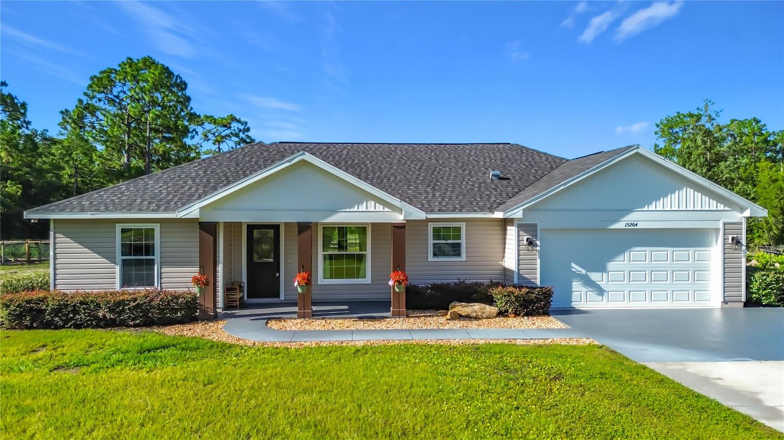 15204 Ganster Dr Property Photo 3