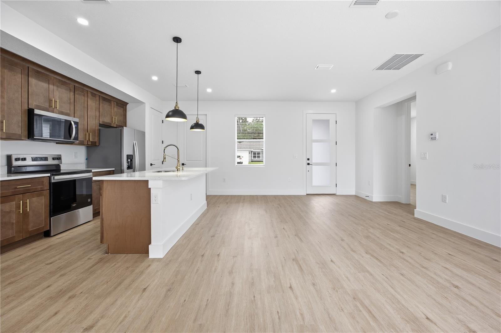 1 Oak Trl Property Photo 3