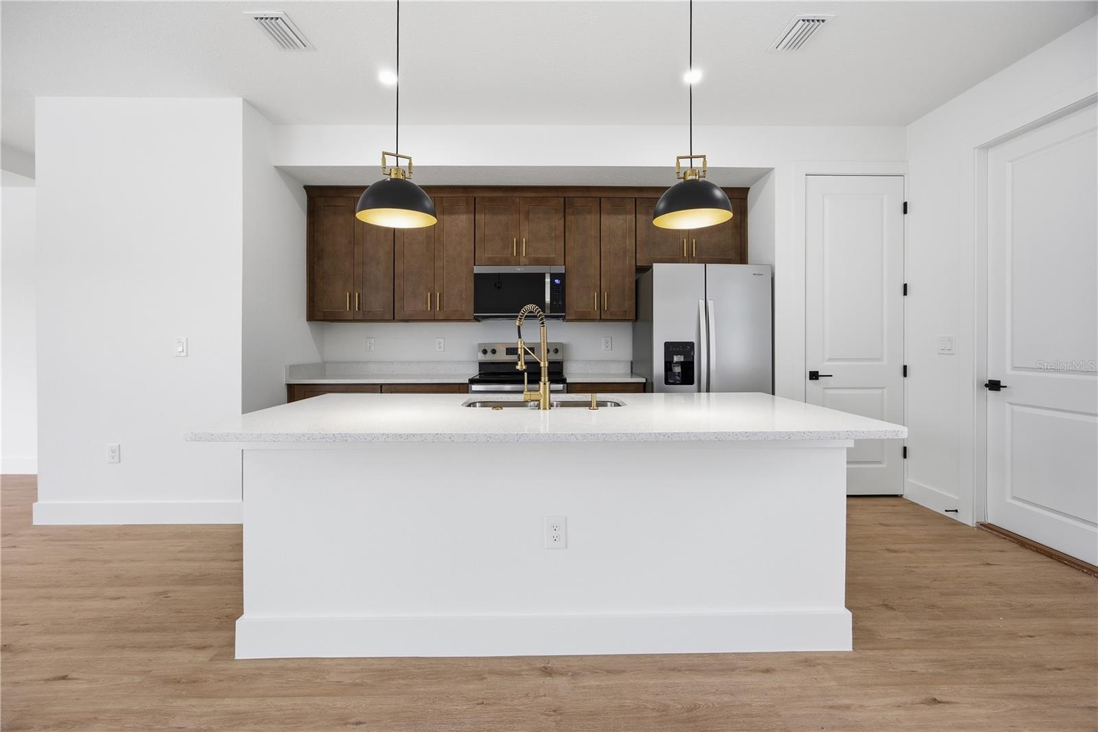 1 Oak Trl Property Photo 6