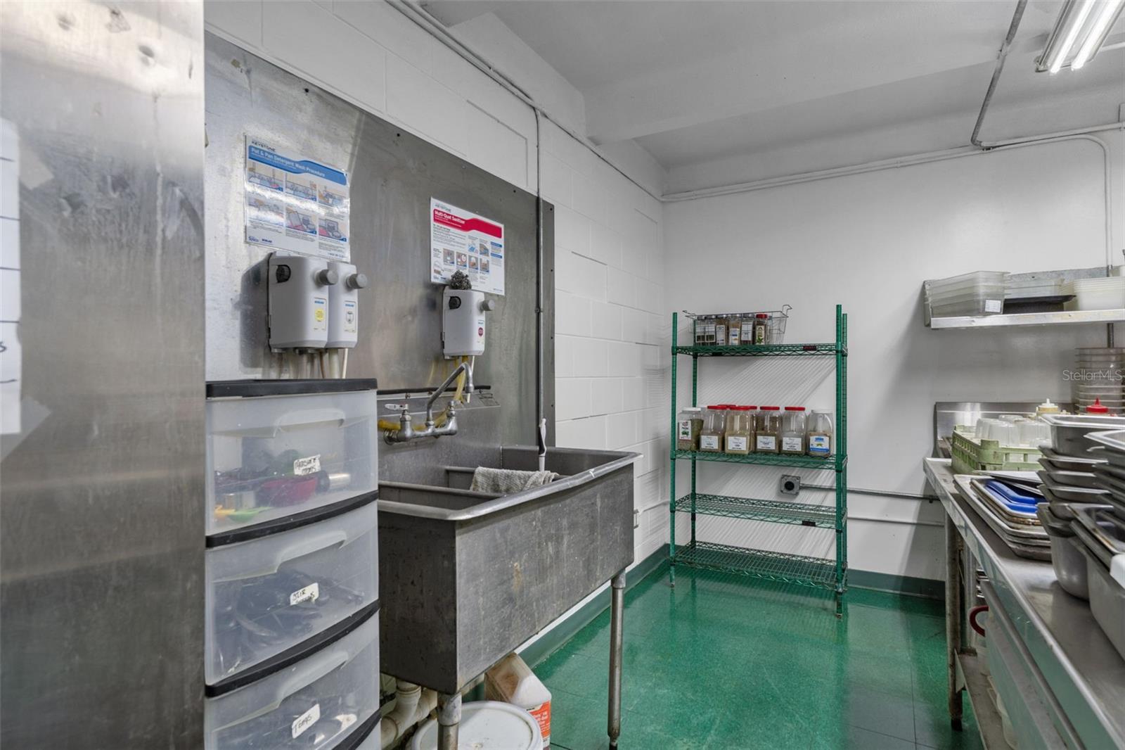 5300 E Silver Springs Blvd #b Property Photo 32