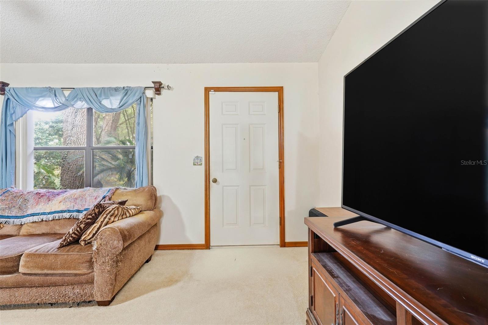 31 Almond Pass Dr Property Photo 10