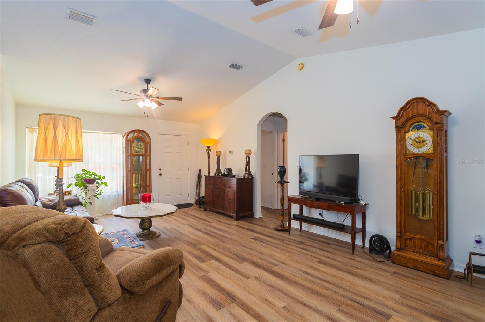 10 Sequoia Drive Trce Property Photo 14