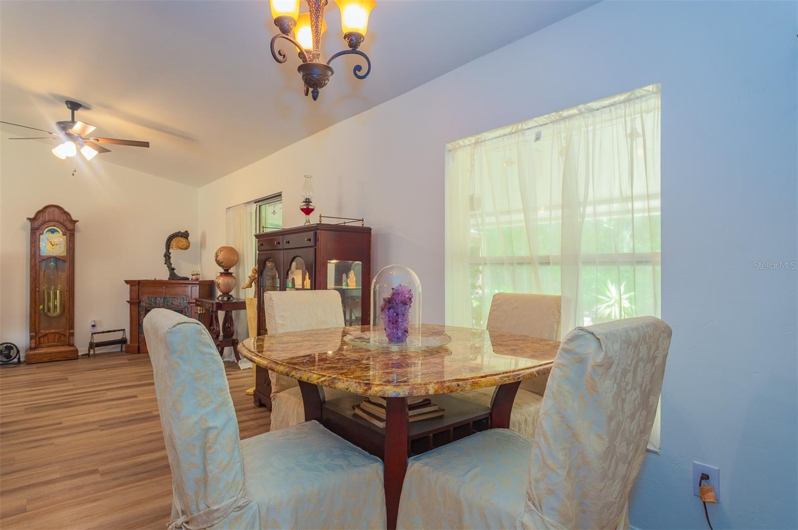 10 Sequoia Drive Trce Property Photo 17