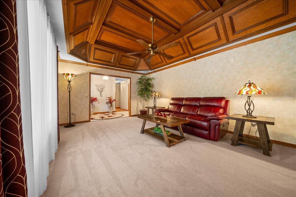 11 Sycamore Ct W Property Photo 7