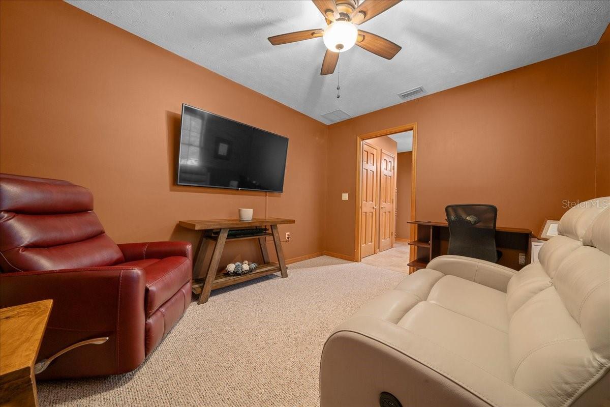 11 Sycamore Ct W Property Photo 31