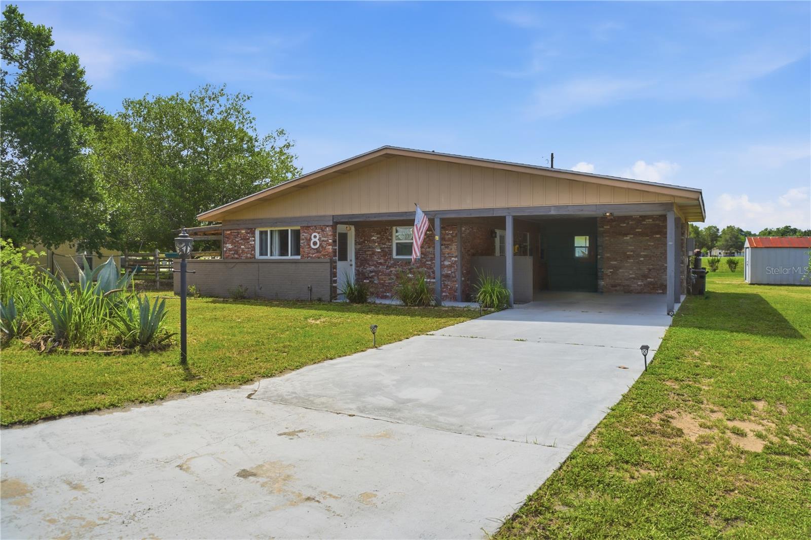 8 Silver Way Property Photo 1