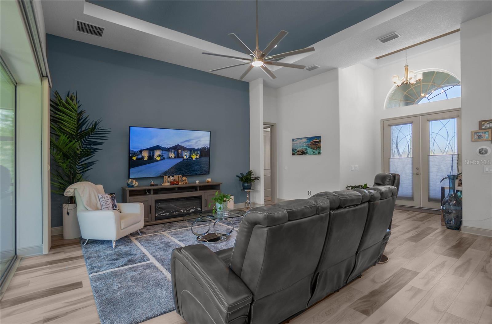 1555 E Seattle Slew Cir Property Photo 12