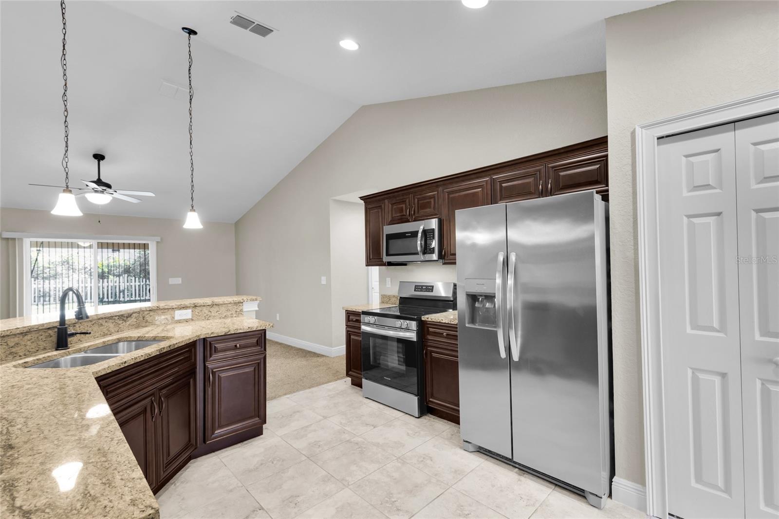 1645 Sw 168th Loop Property Photo 12