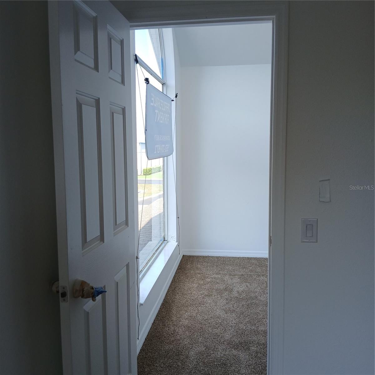 2041 N Donovan Ave #2nd Fl. Property Photo 5