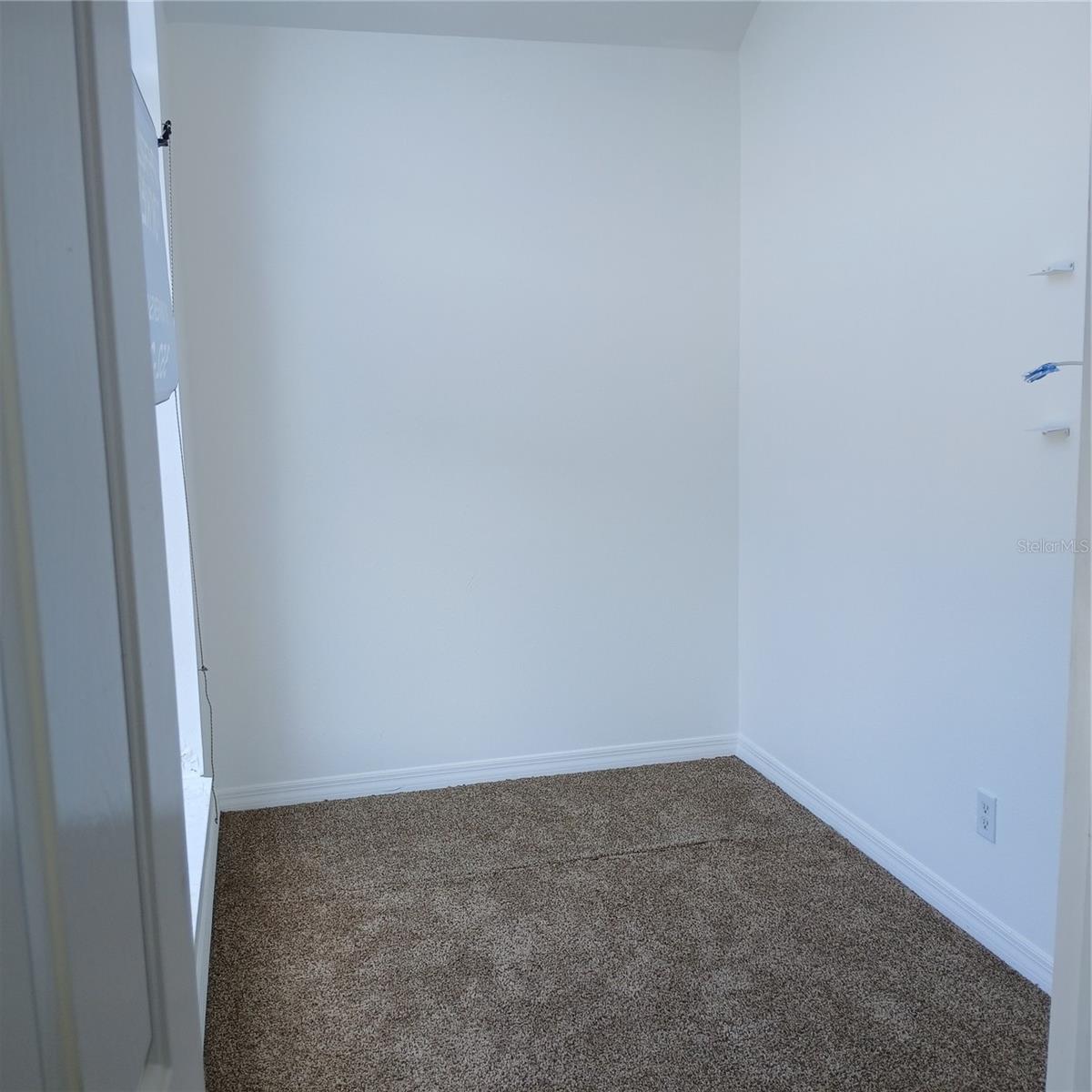 2041 N Donovan Ave #2nd Fl. Property Photo 6