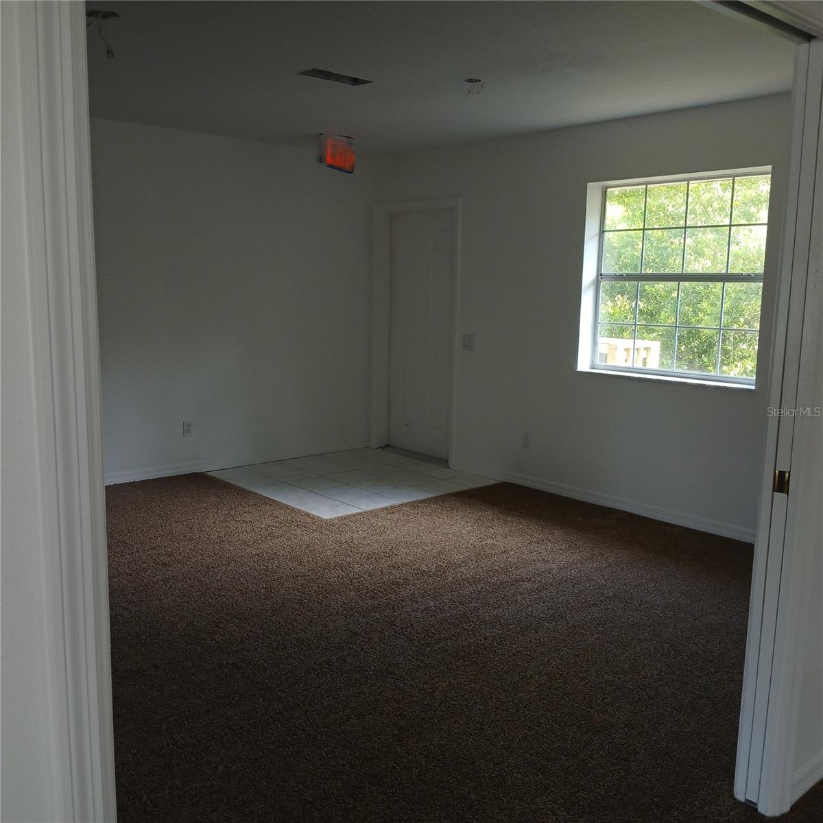 2041 N Donovan Ave #2nd Fl. Property Photo 12