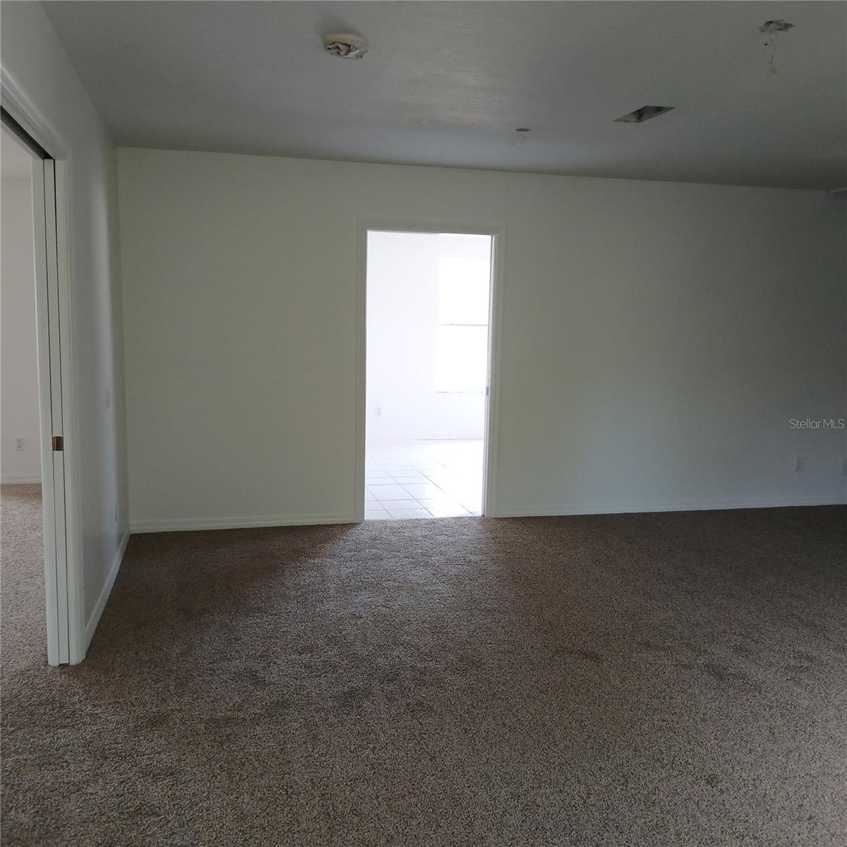 2041 N Donovan Ave #2nd Fl. Property Photo 19