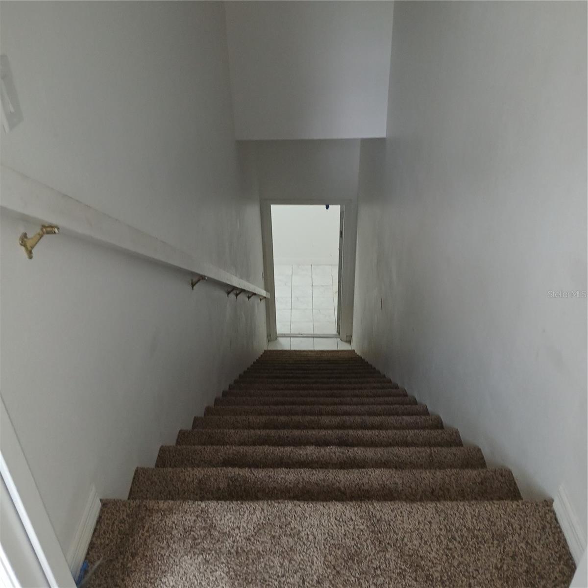 2041 N Donovan Ave #2nd Fl. Property Photo 25
