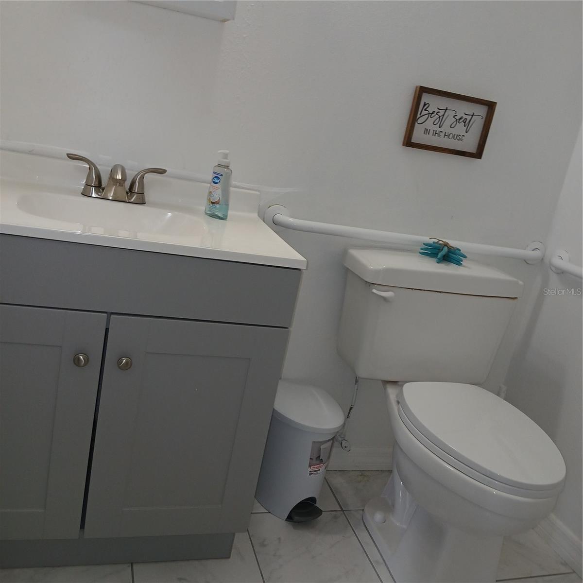 2041 N Donovan Ave #2nd Fl. Property Photo 44