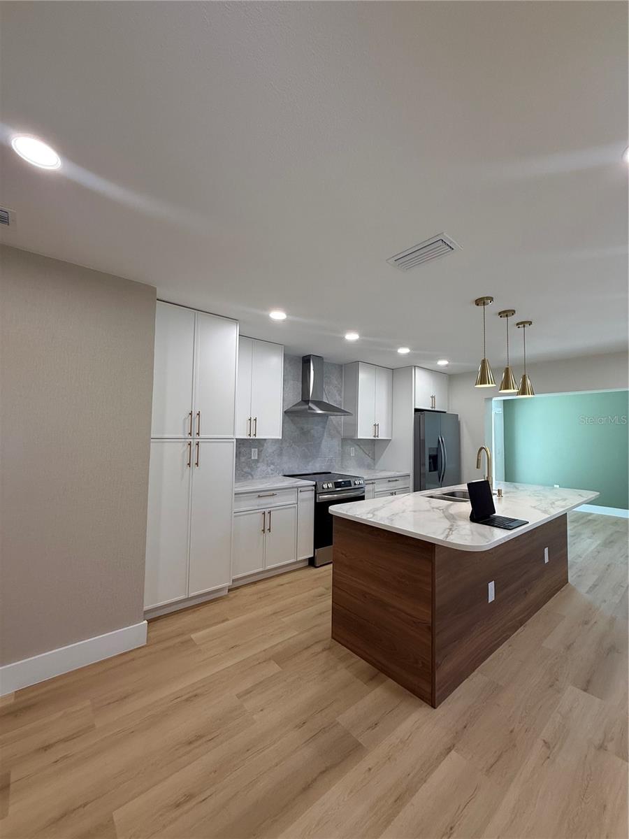 1908 51st Ave W Property Photo 3