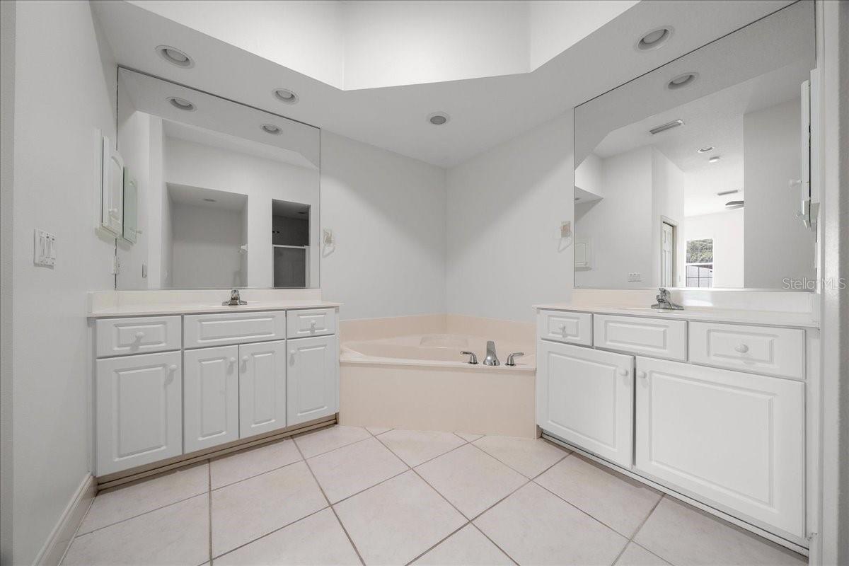 3003 Sw 41st Pl Property Photo 44