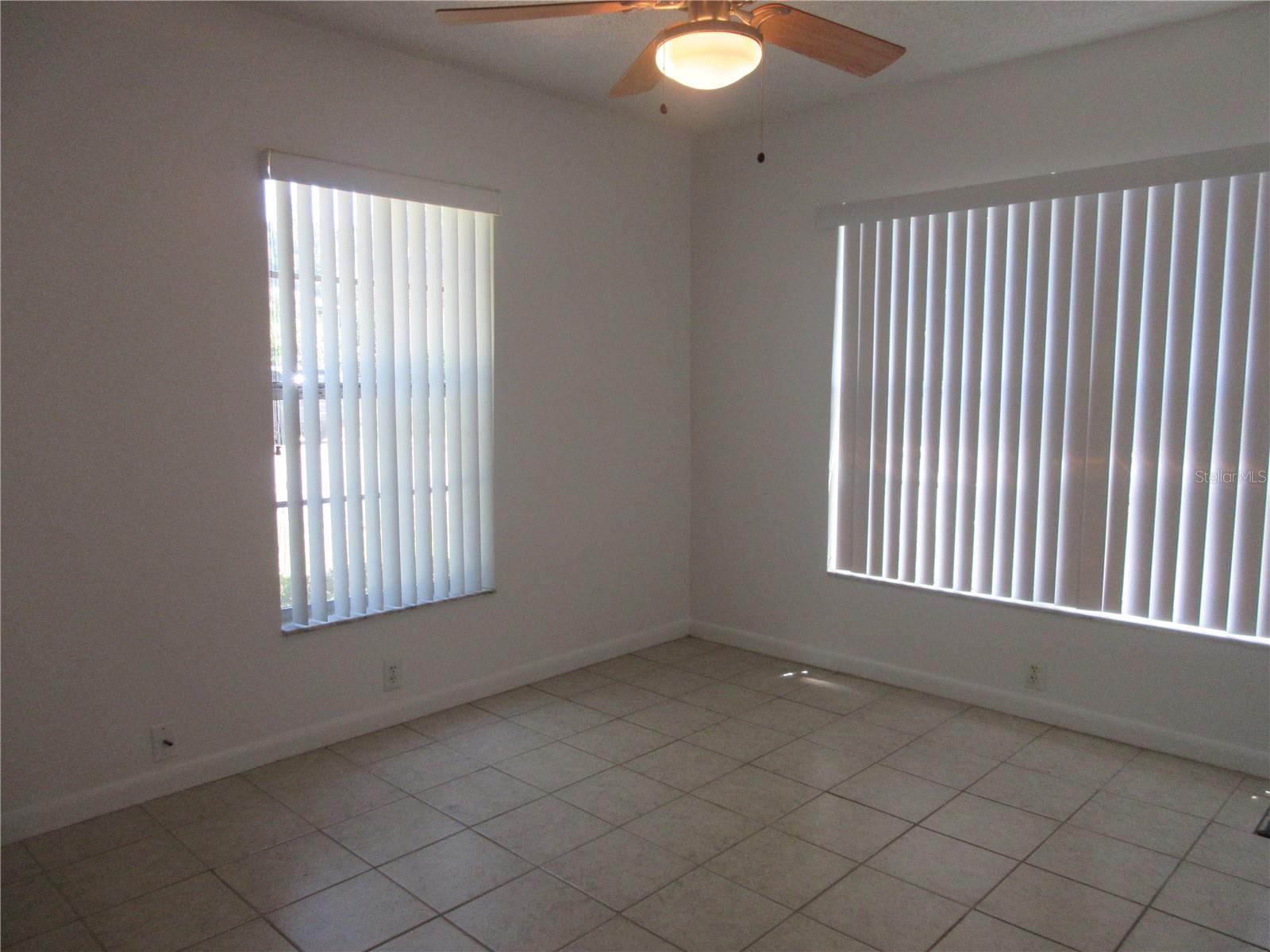 2410 Se 16th Ave #h Property Photo 9