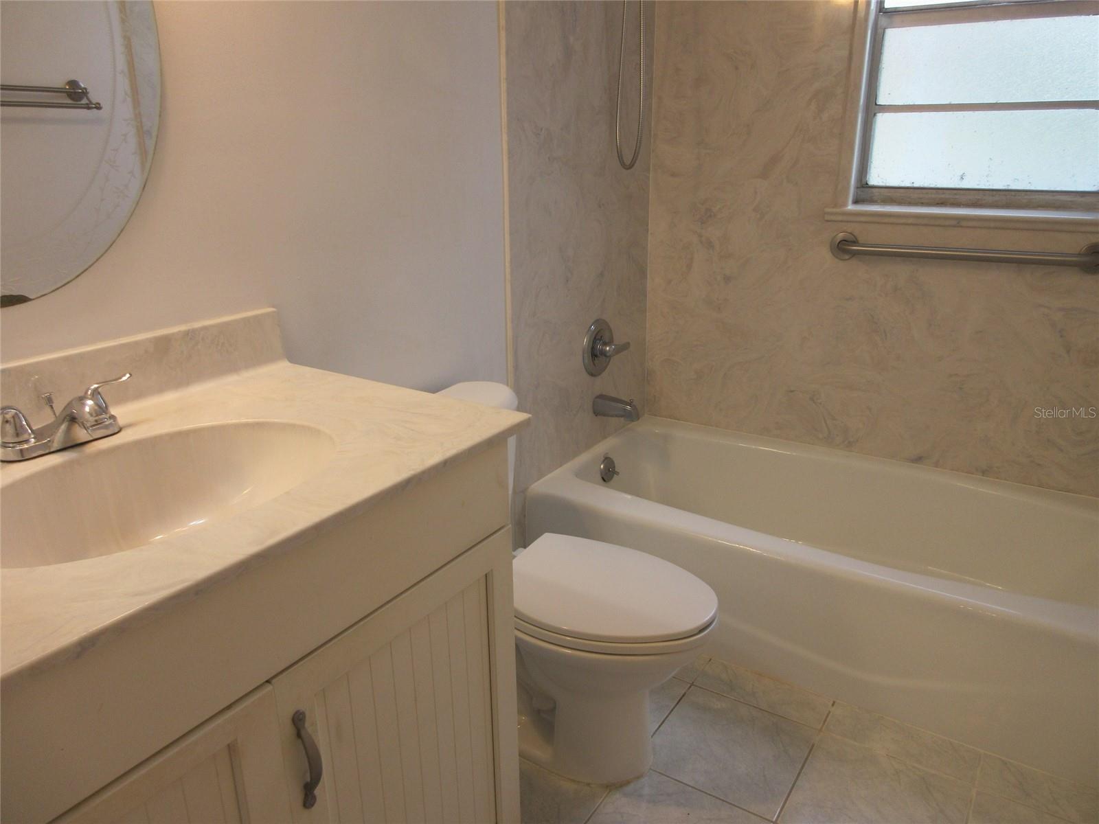 2410 Se 16th Ave #h Property Photo 11