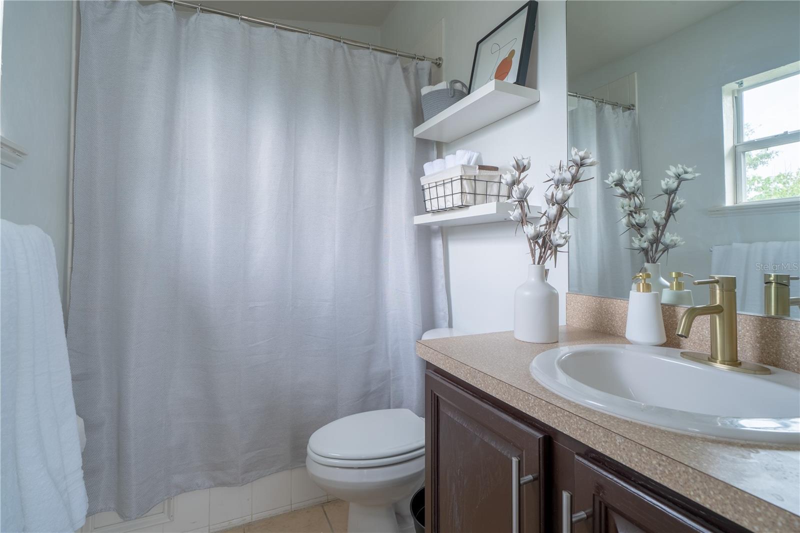 6519 W Newberry Rd #a5 Property Photo 7