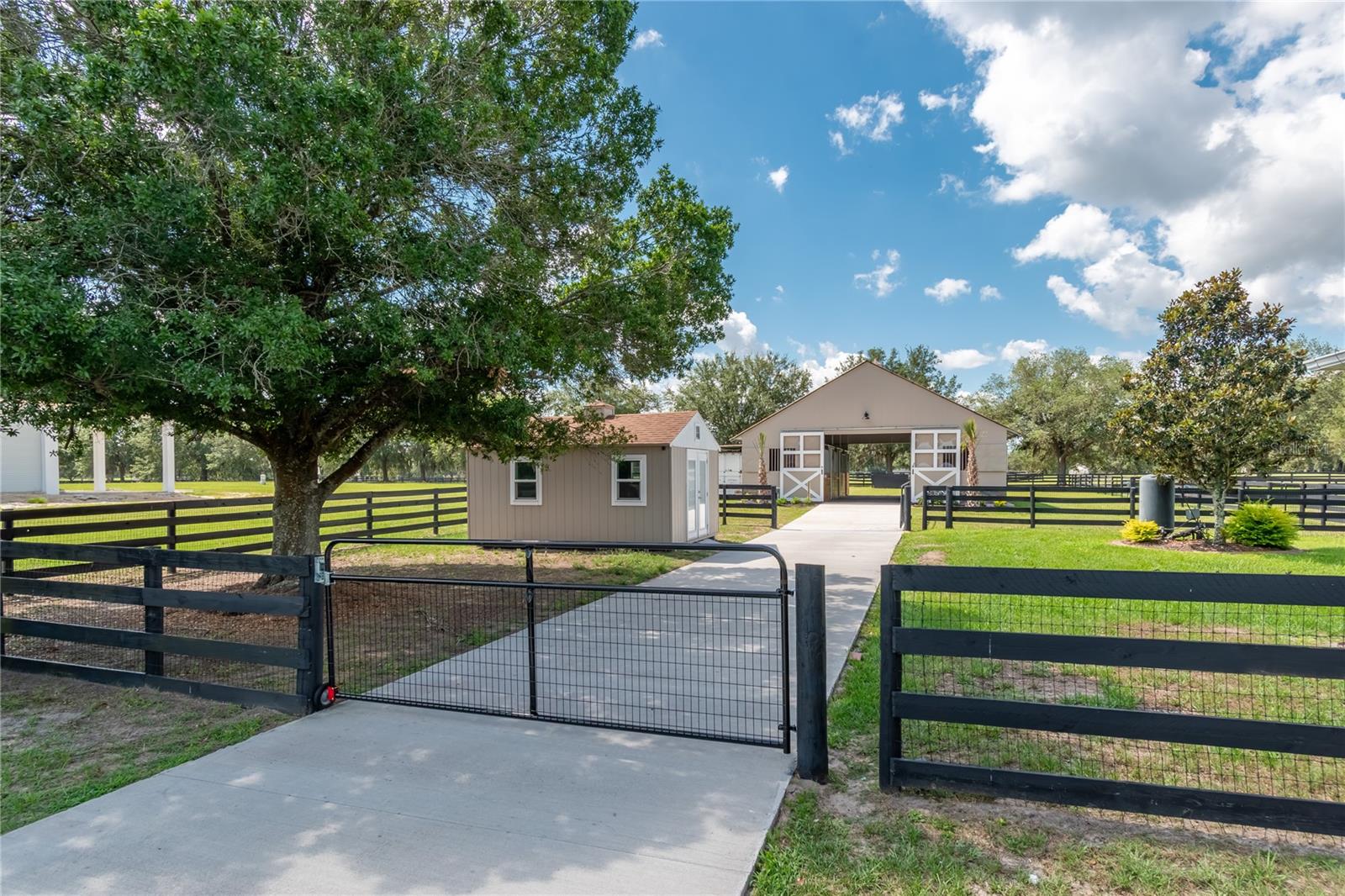 6957 Nw 54th Loop Property Photo 42