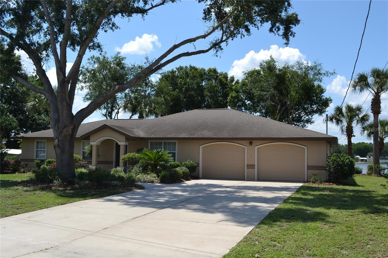 26 Se Ocale Way Property Photo 1