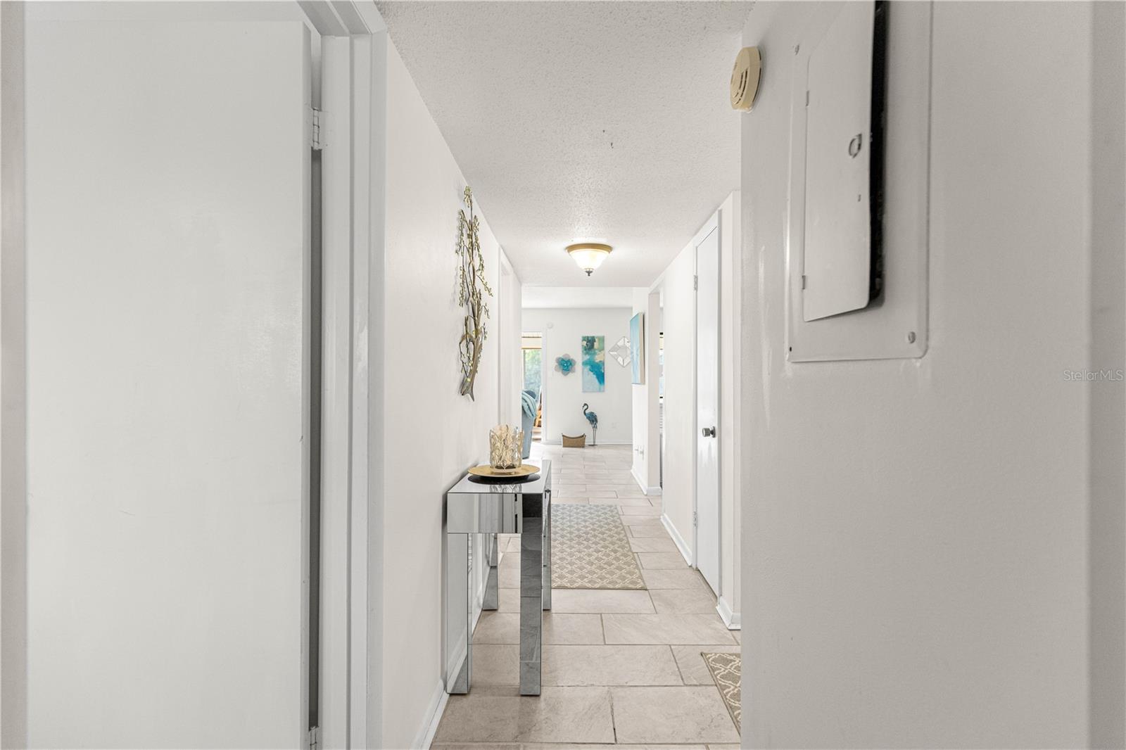 628 Midway Dr #b Property Photo 3