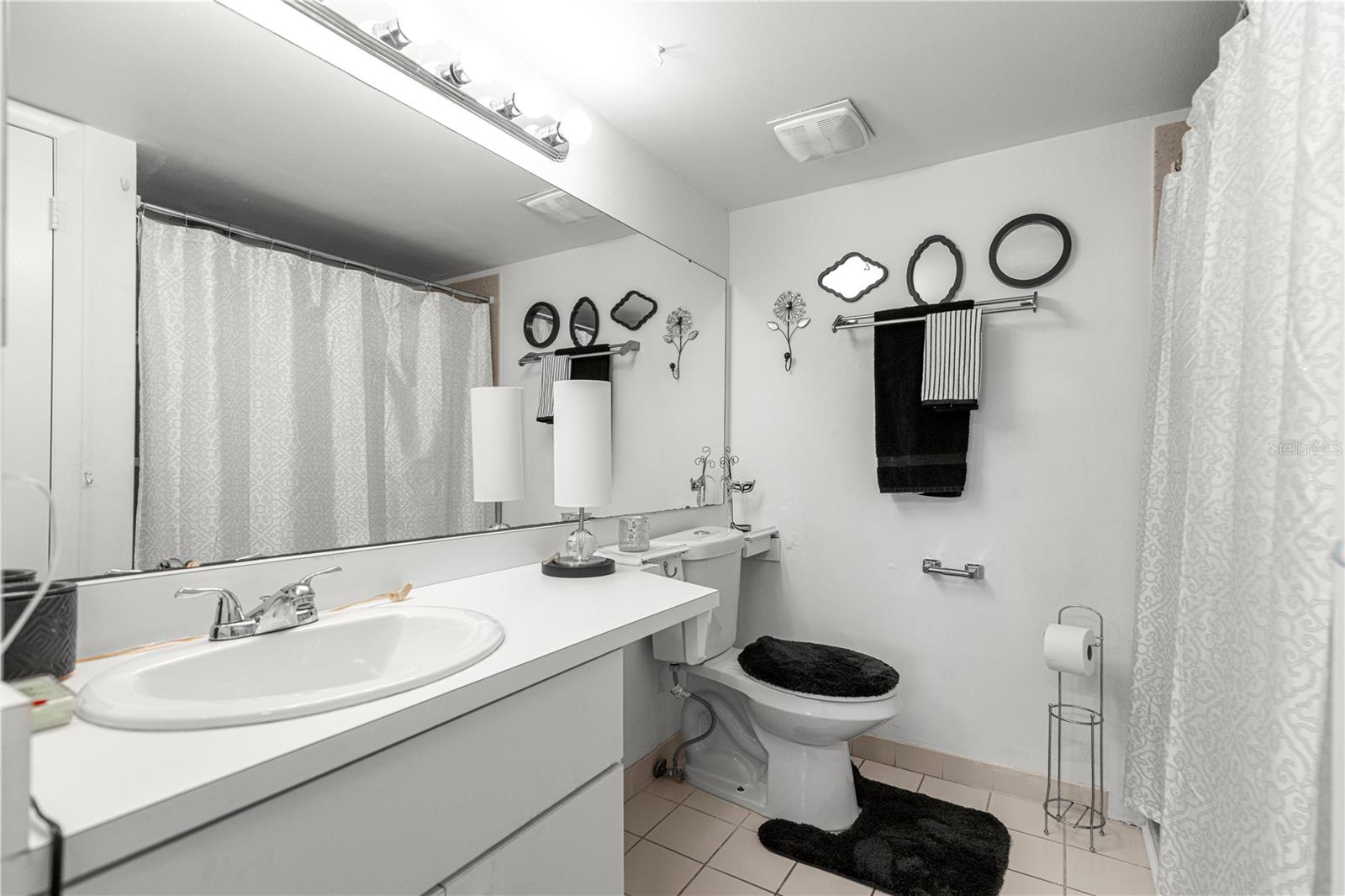 628 Midway Dr #b Property Photo 23