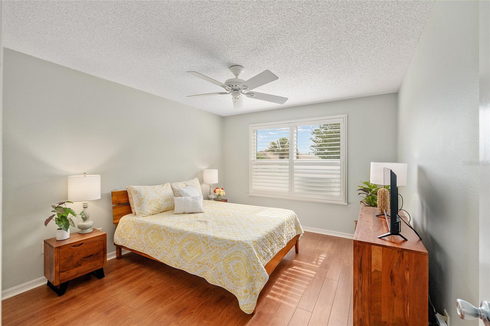 991 Barrymoore Loop Property Photo 15