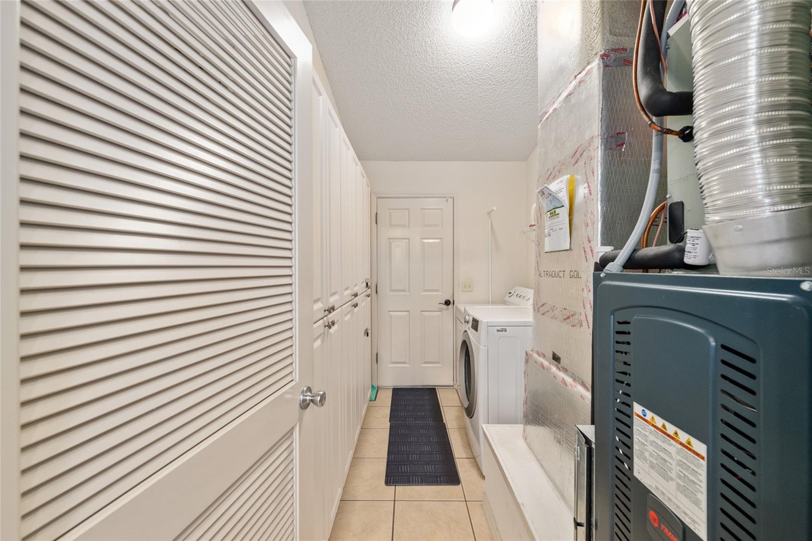 991 Barrymoore Loop Property Photo 22
