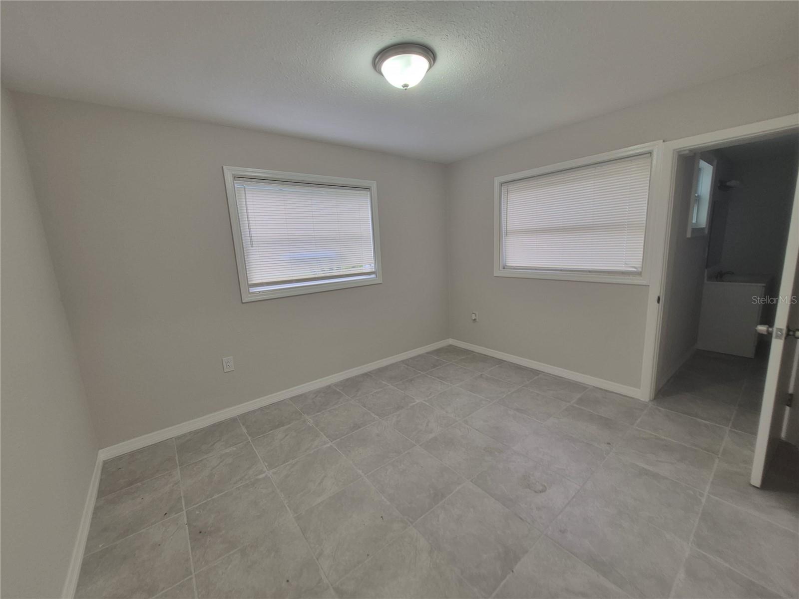 15 N Washington St Property Photo 14