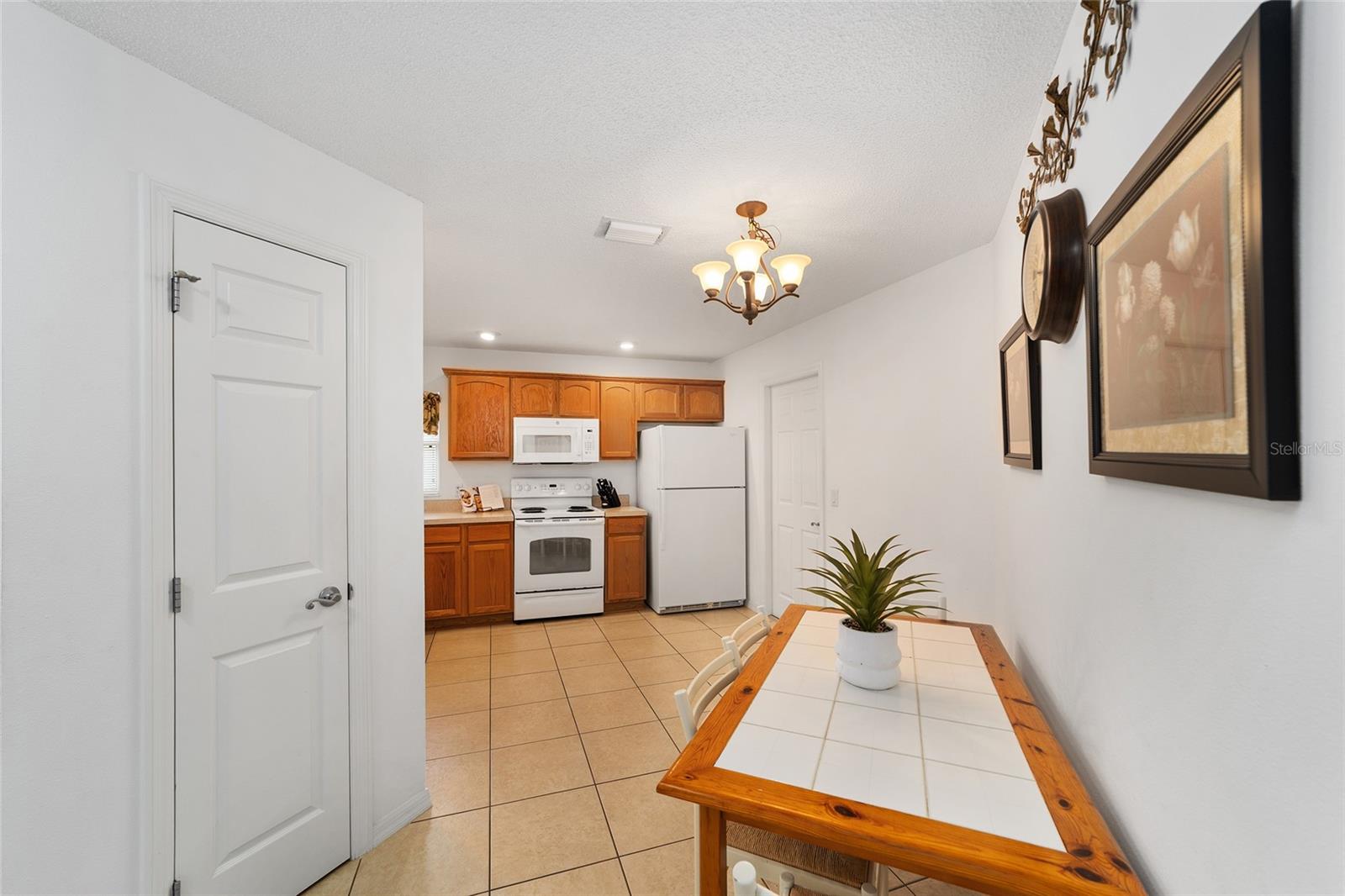 2426 Saffron Ln Property Photo 26