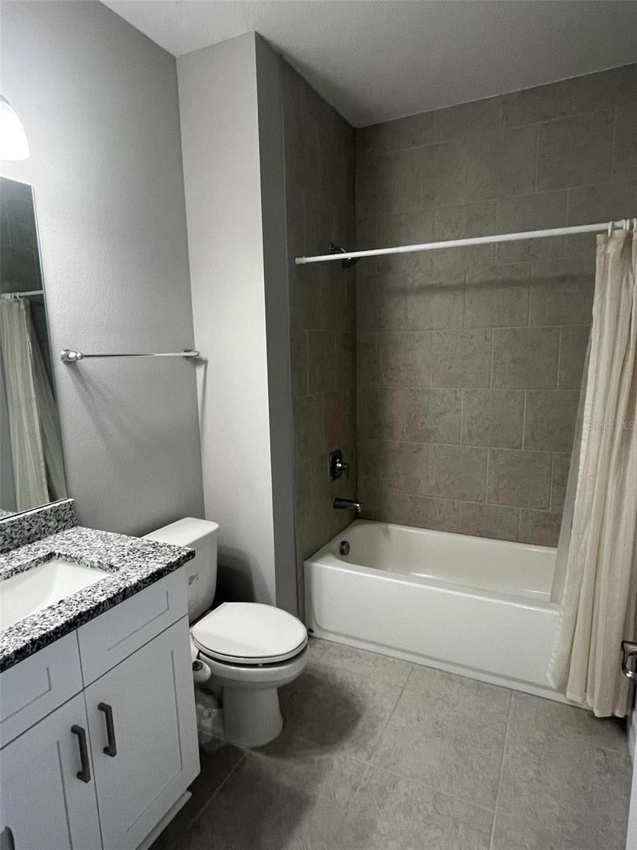 524 E Avondale Dr Property Photo 24