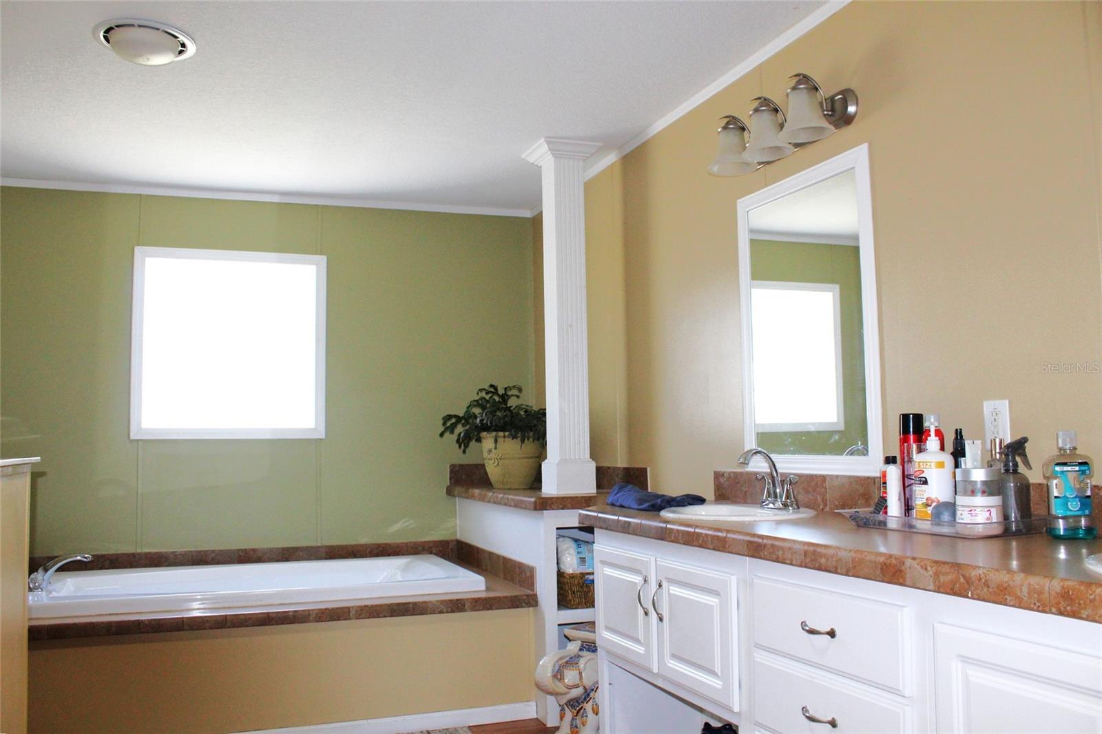 175 E San Jose St Property Photo 23