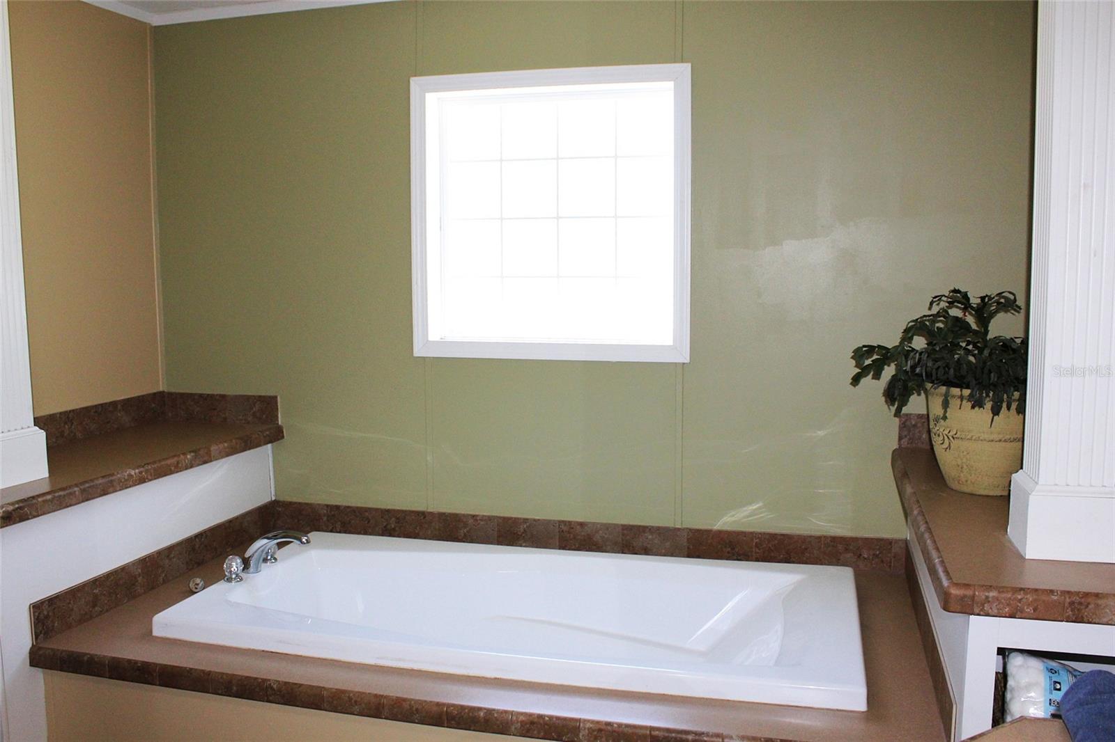 175 E San Jose St Property Photo 25