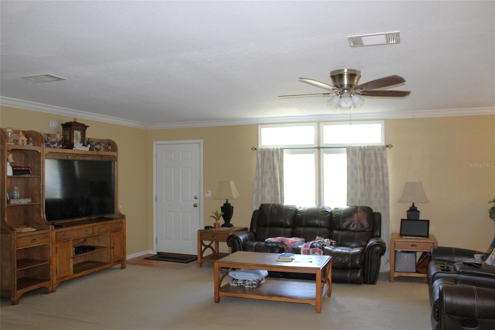 175 E San Jose St Property Photo 26