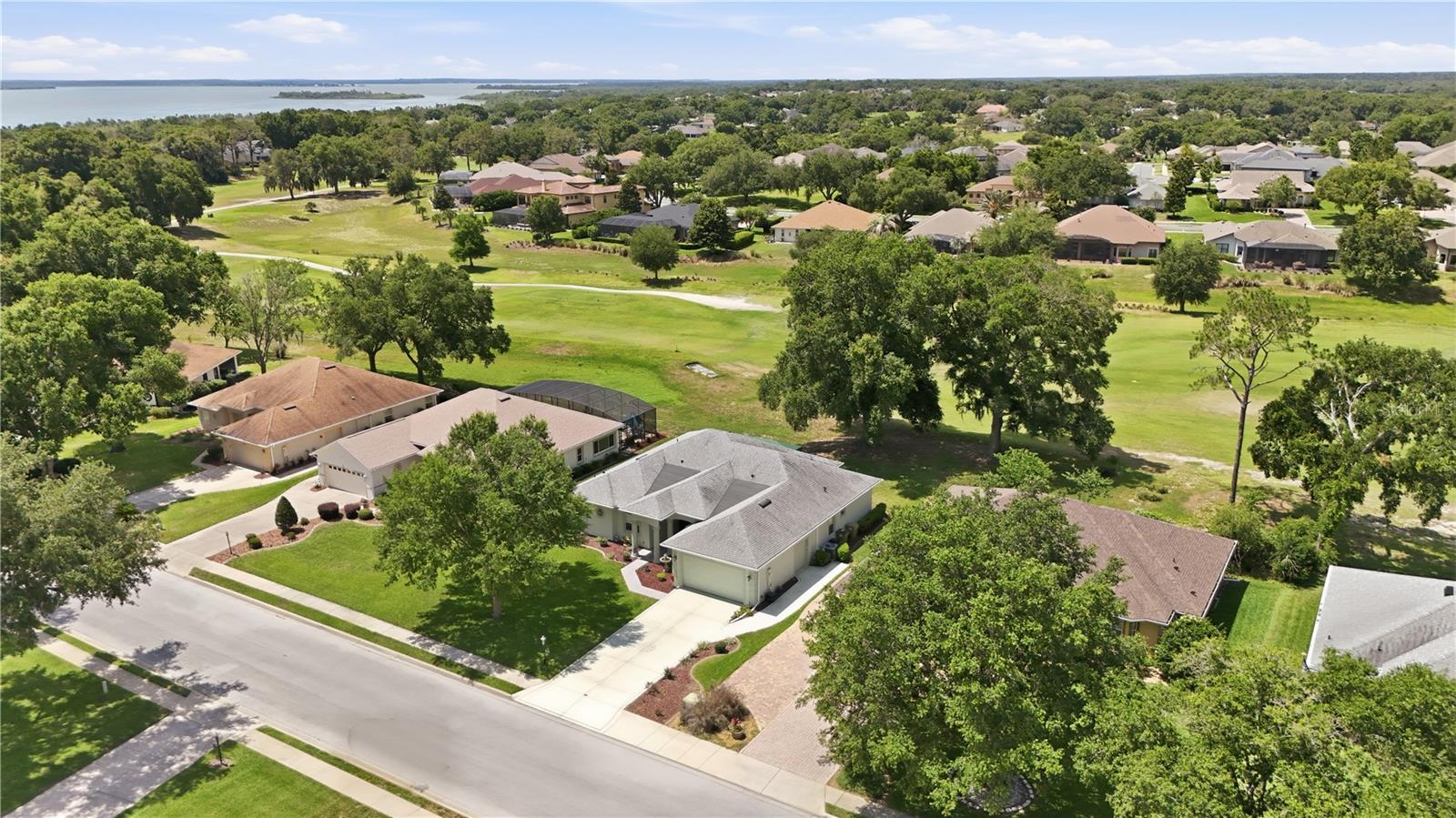 5453 Grove Mnr Property Photo 3